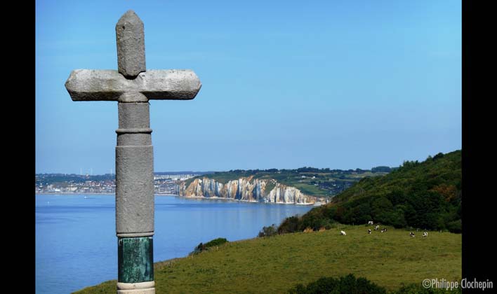 L'Association des amis de l'Eglise de Varengeville sur Mer, aide à la restauration de l'Eglise et du cimetiere marin, ainsi que la chapelle