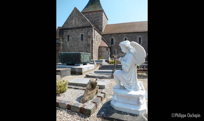 L'Association des amis de l'Eglise de Varengeville sur Mer, aide à la restauration de l'Eglise et du cimetiere marin, ainsi que la chapelle